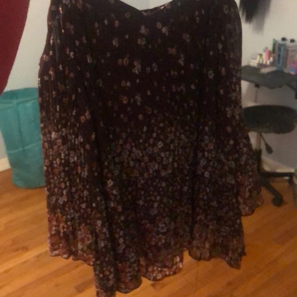 Floral strappy top with peasant sleeves - Picture 2 of 2